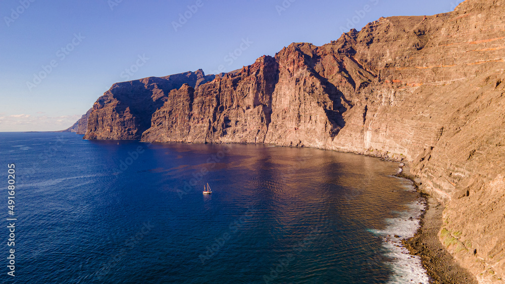 Los Gigantes is a resort town in the Santiago del Teide municipality on the west coast of the Canary Island Tenerife. Los Gigantes is a resort town in the Santiago del Teide municipality on the west coast of the Canary Island Tenerife.
