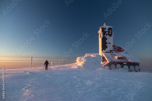 Turyta na nartach na Śnieżnych Kotłach w Karkonoszach