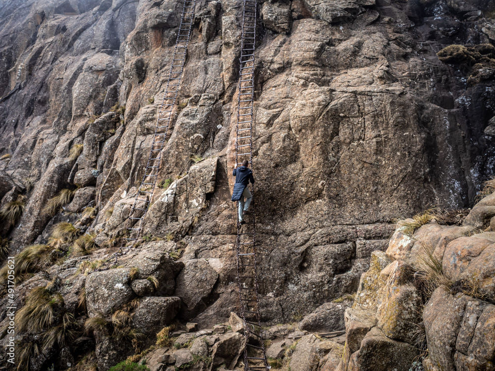 Grimper Chain Ladders Drakensberg échelle Afrique du Sud sentinel ...