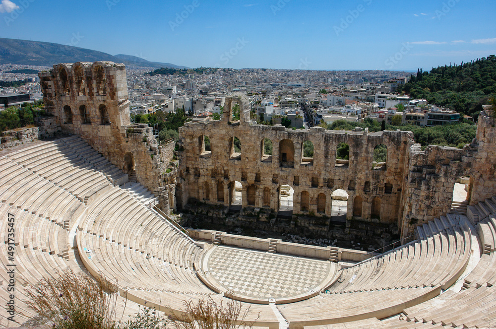 ヘロディス・アッティコス音楽堂とアテネ市街
