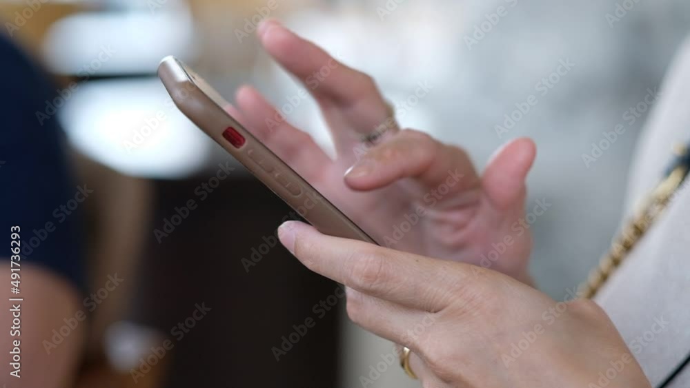slow motion of close up hand typing smartphone, shopping online
slow motion of close up hand typing smartphone, shopping online