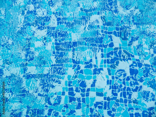 Variation of mosaic tiles in water © pinhow