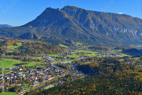 Blick auf Bad Goisern am Hallst  ttersee