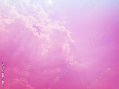 pink sky background with white clouds There was a ray of sunshine as if in heaven.