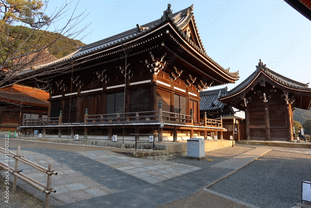Asakura-do Hall and Todoroki-mon Gate in the precincts of Kiyomizu-dera Temple in Kyoto City in Japan 日本の京都市の清水寺の境内にある朝倉堂と轟門