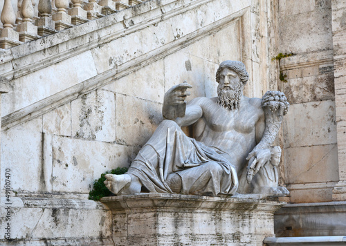 statue of Jupiter in Rome
