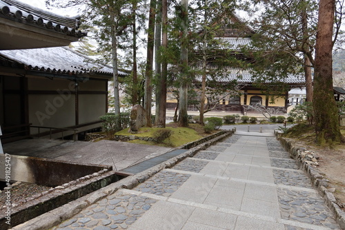 Ho-do Main Hall and a scene of the precincts of Nanzen-ji Temple in Kyoto City 日本の京都市にある南禅所の法堂と境内の一風景