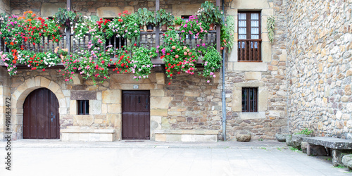 Casa tradicional en Liérganes, Cantabria (España) photo