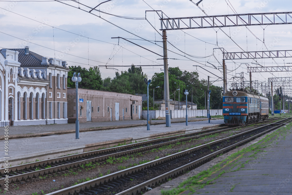  Krivoy Rog railway station. Trains. Ukrainian railway. Beautiful clouds over the city. Trips.