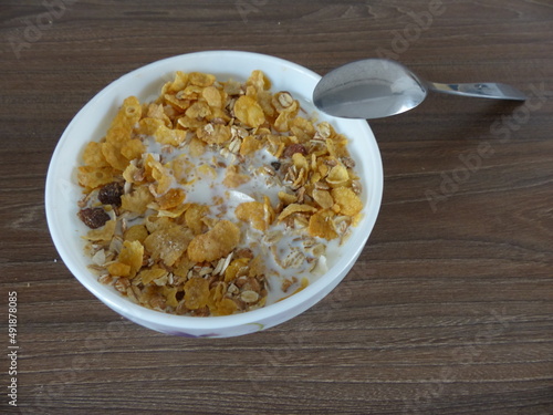 cereals with milk for delicious breakfast