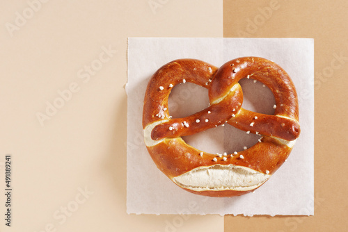 Obraz na płótnie Freshly baked pretzel