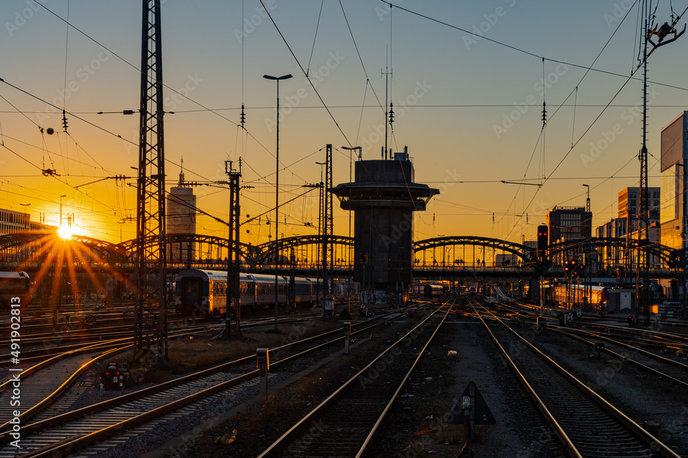Fototapeta premium Sonnenuntergang an der Hackerbrücke