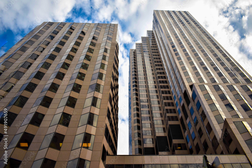 Obraz premium Skyscrapers on a cloudy sky in Hartford, CT
