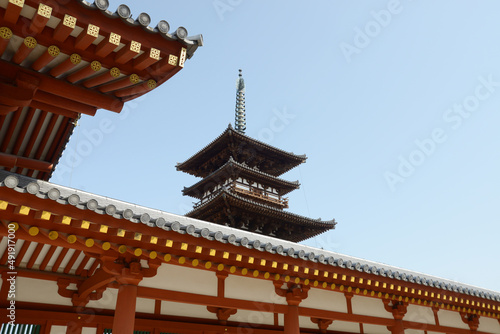 薬師寺　回廊と東塔　奈良市西ノ京町 © ogurisu