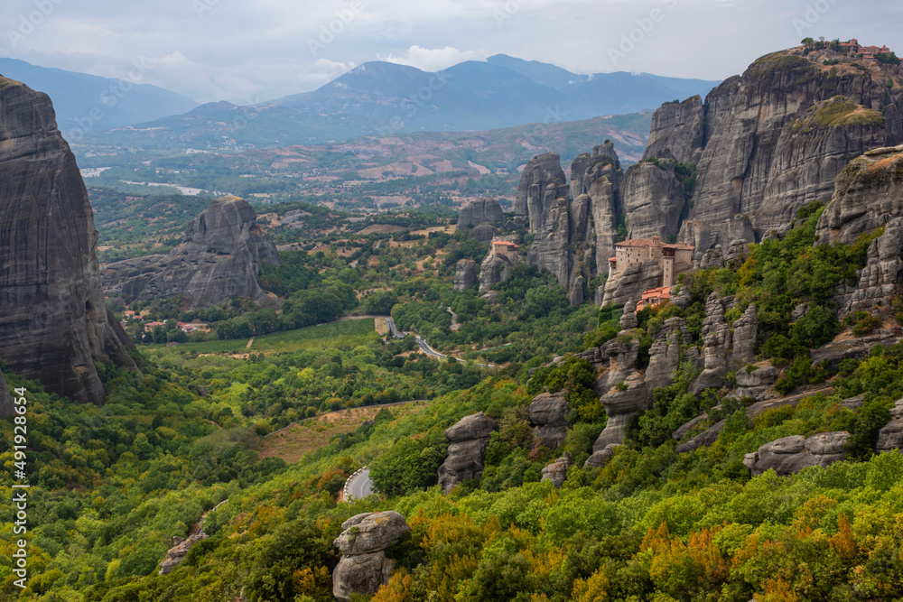 Obraz premium Top view of the ancient monasteries of Meteora, Greece.