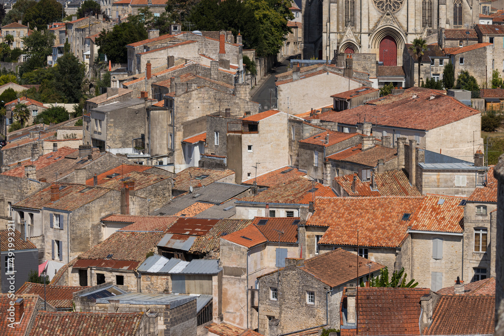 les toits de la ville de Niort