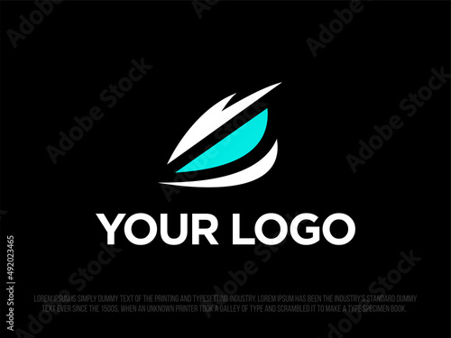 Modern professional logo with the image of eyes for the gaming sphere