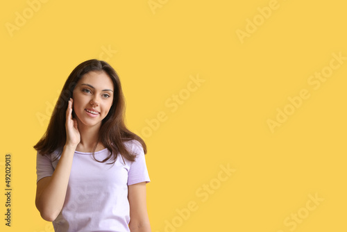 Pretty teenage girl with de...