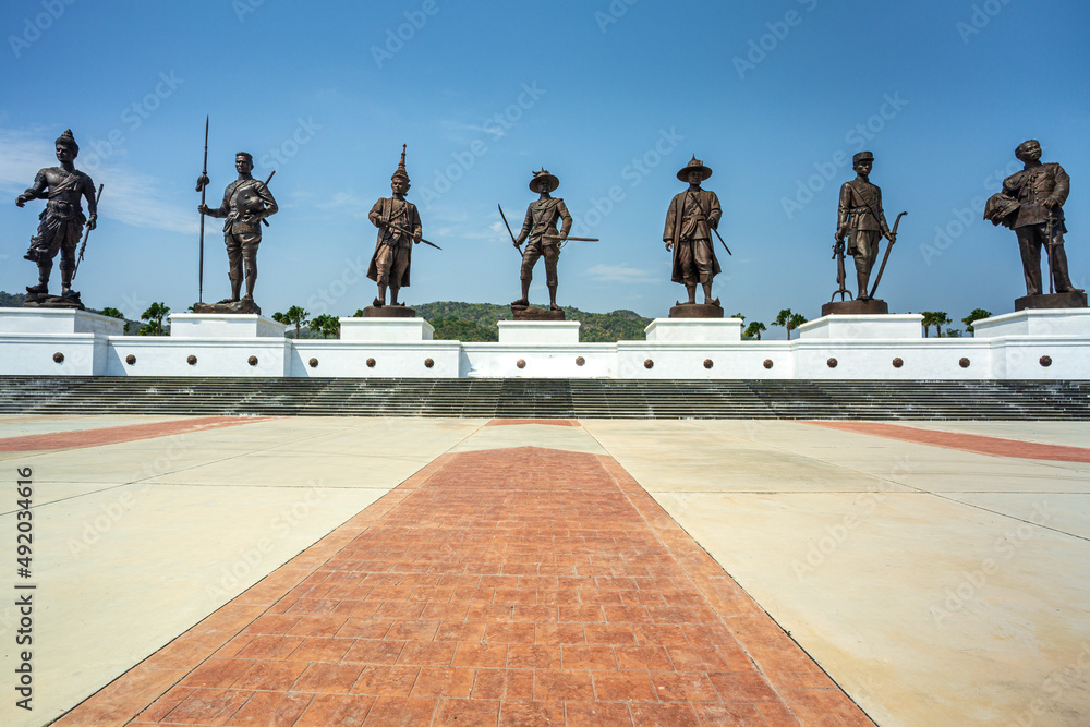 Obraz premium Ratchapruek Park and the statue of seven Thai kings created by the Thai army under the permission of King Bhumibol Adulyadej