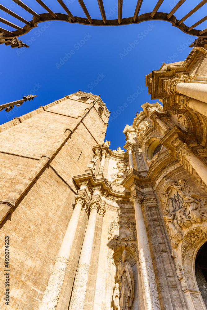 Obraz premium Valencia Cathedral, baroque entrance and gothic bell tower.
