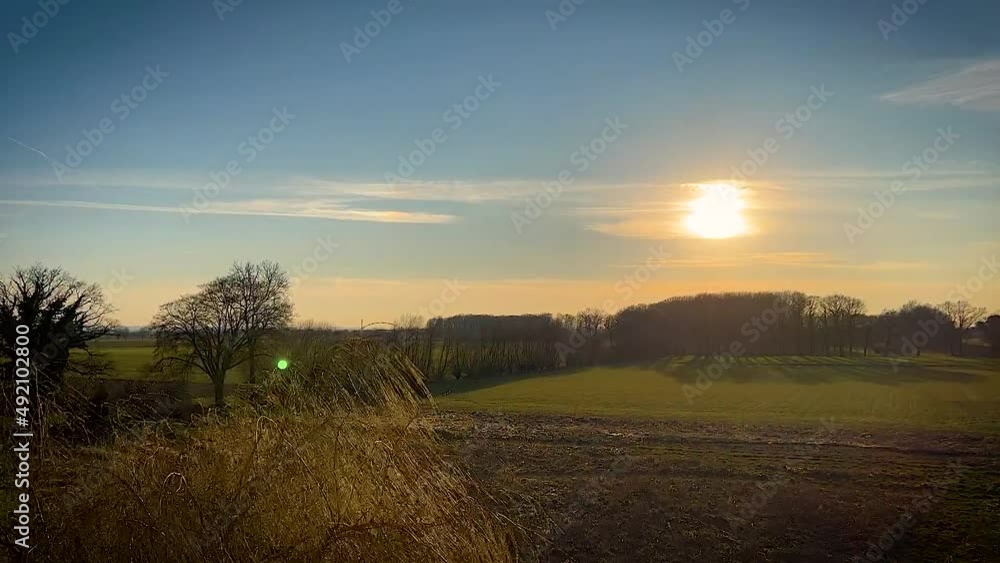 Zeitraffer Sonnenuntergang mit Blick in die Natur Zeitraffer Sonnenuntergang mit Blick in die Natur
