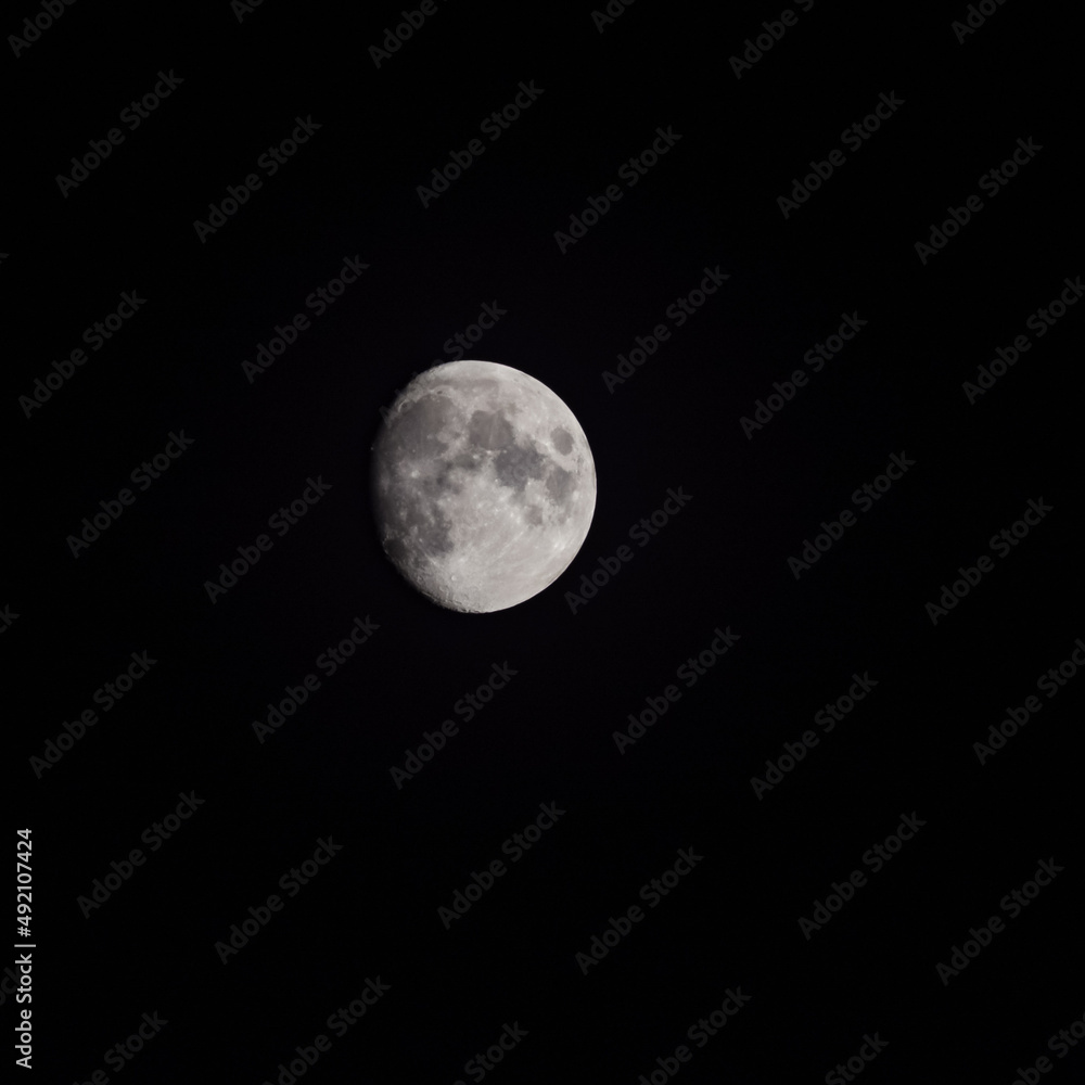 Moon Timelapse, Stock time lapse : Full moon rise in dark nature sky, night time. Full moon disk time lapse with moon light up in night dark black sky. High-quality free video footage or timelapse Moon Timelapse, Stock time lapse : Full moon rise in dark nature sky, night time. Full moon disk time lapse with moon light up in night dark black sky. High-quality free video footage or timelapse