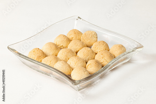 Fresh homemade cookies in a glass bowl