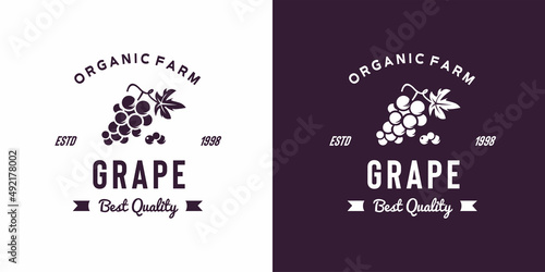 Valokuva vintage grape fruit logo illustration suitable for fruit shop and fruit farm