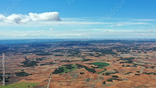 survol d'un domaine agricole dans la province viticole de Utiel-Requena près de Valencia en Espagne