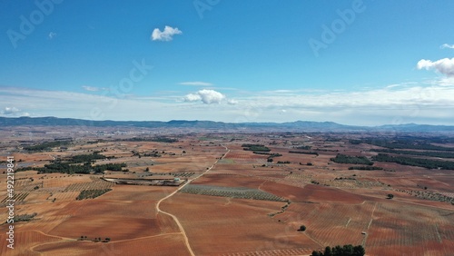survol de la province viticole de Utiel-Requena près de Valencia en Espagne photo