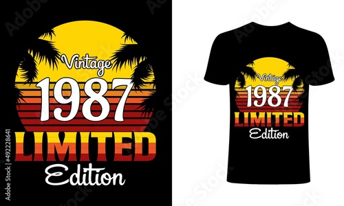 Born in 1987 Vintage Retro Birthday, Vintage 1985 Limited Edition T-shirt design.