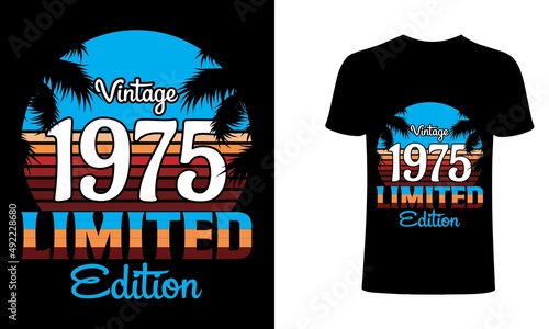 Born in 1975 Vintage Retro Birthday, Vintage 1985 Limited Edition T-shirt design.