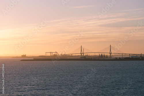 Einfahrt in den Hafen von Cadiz