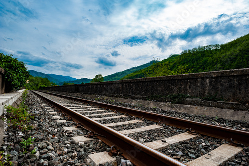 Piano di Rocca - Lucca - collegamento ferroviario ferrovia binari photo