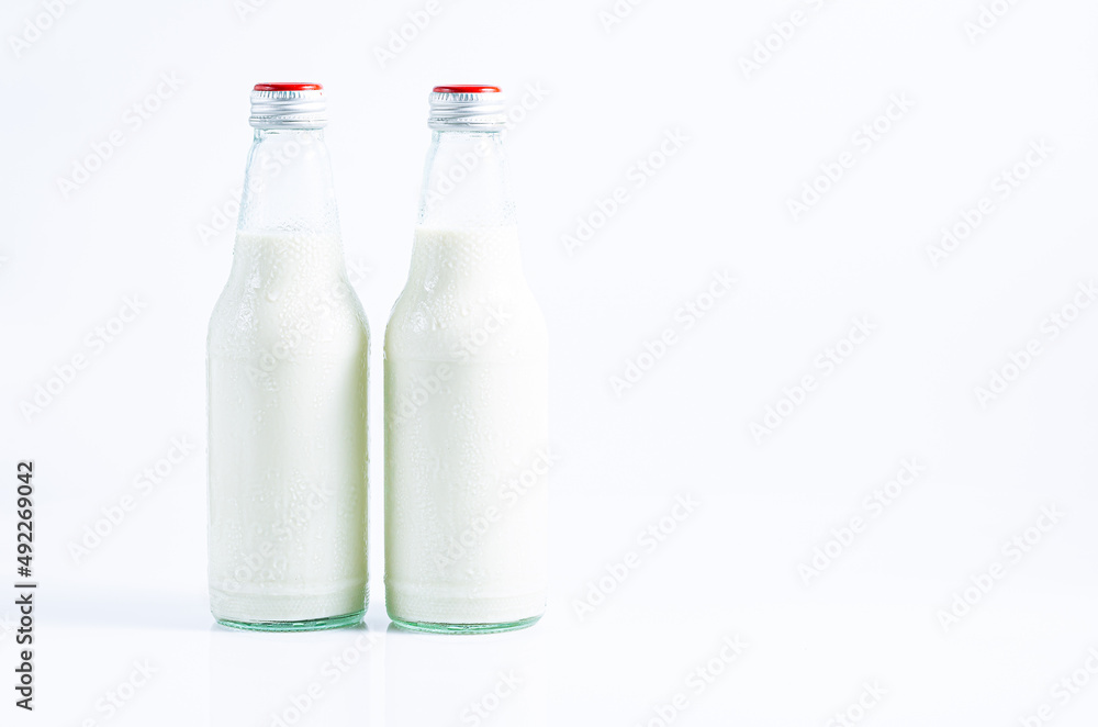 white milk bottle,Traditional glass milk bottle isolated on white,Collection of packaging for dairy products, plastic and glass bottles for milk and yogurt isolated on white background white milk bottle,Traditional glass milk bottle isolated on white,Collection of packaging for dairy products, plastic and glass bottles for milk and yogurt isolated on white background