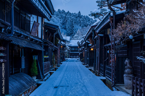 飛騨高山 雪の古い町並
