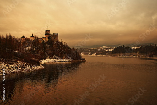 Zamek w niedzicy w porze wieczornej © Przemyslaw