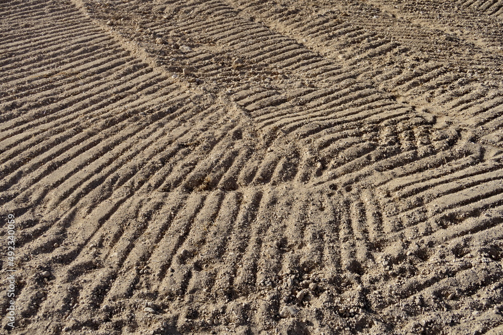 Terre labourées avec lignes parallèles. Terre labourées avec lignes parallèles.