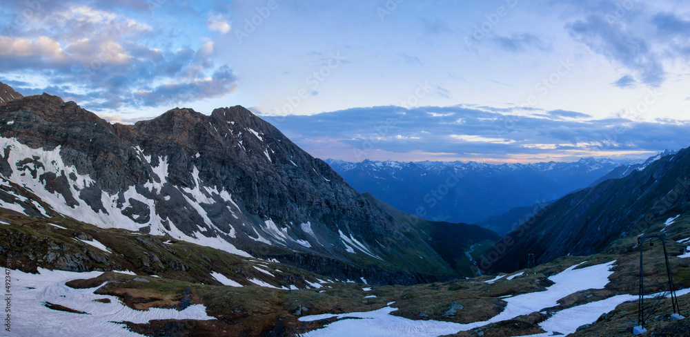 Fototapeta premium sonnenuntergang in den bergen von osttirol
