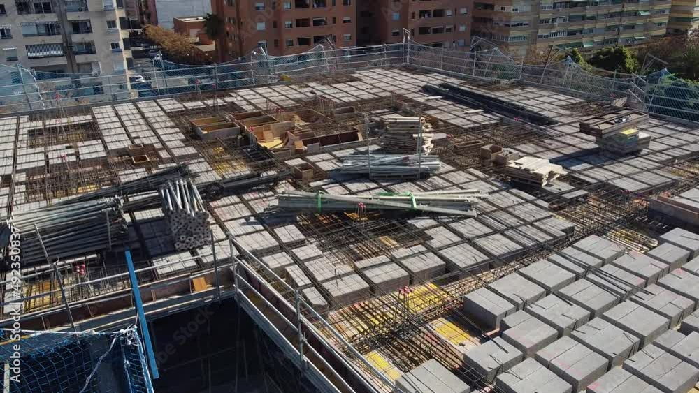 Construccion finca nueva,obras edificio,herramientas,tejados