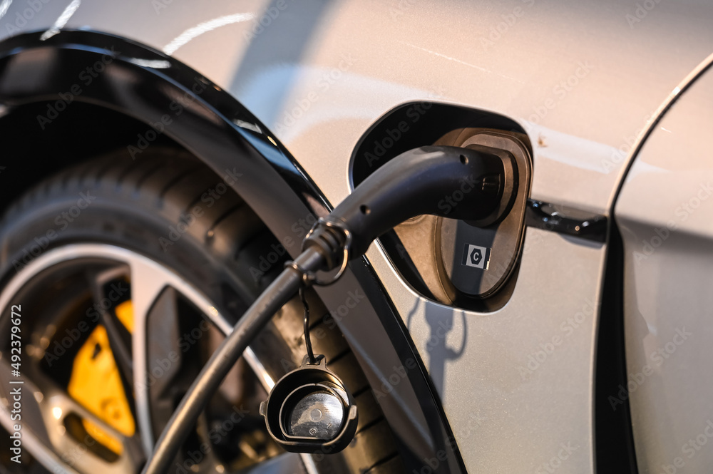 auto voiture electrique recharge borne rechargement batterie autonomie charge prise electricité auto voiture electrique recharge borne rechargement batterie autonomie charge prise electricité