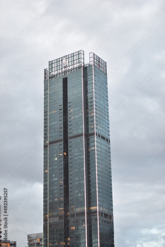 Fototapeta premium office building in the city