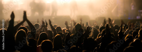 Obraz na płótnie Crowd celebrating at party or concert