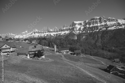 Flumserberg: Skiers, snowboarders, carvers, families all enjoy their time on the ski runs of winter sports resort located directly above Lake Walen. 65 km of perfectly groomed slopes invite you photo