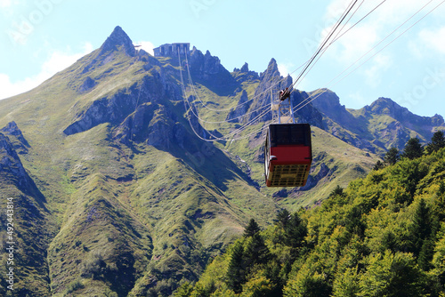 Obraz na płótnie Le volcan du Puy de Sancy dans le massif du Sancy en Auvergne w salonie
