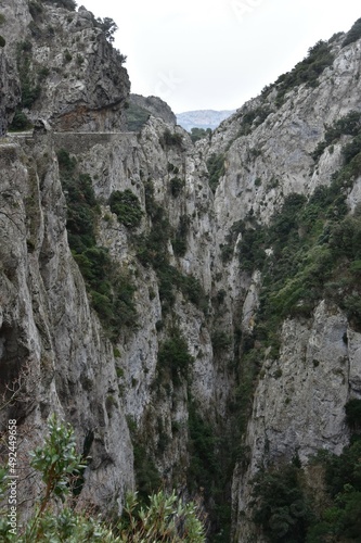Les Gorges de Galamus dans les Pyrénées Orientales
