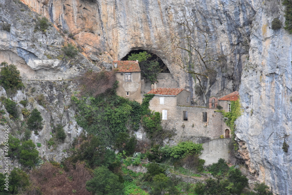 L'ermitage Saint-Antoine dans les Gorges de Galamus