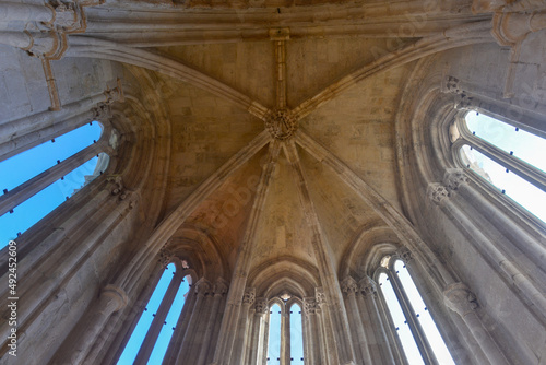 Innenansicht der Kirche Santa Maria da Pena in Schloss Leiria, Portugal