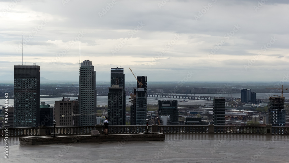 Obraz premium Panoramic view of the city center of Montreal from the Mount Royal Chalet’s lookout, west of Downtown Montreal in Quebec, Canada