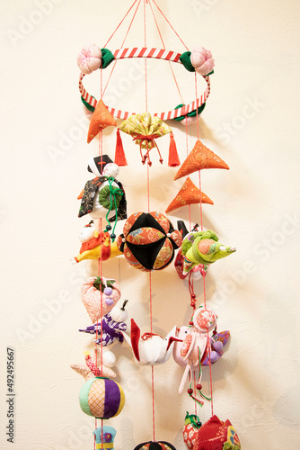 日本の伝統工芸品、3月桃の節句のひな祭りで飾るつるし雛手毬を中心に